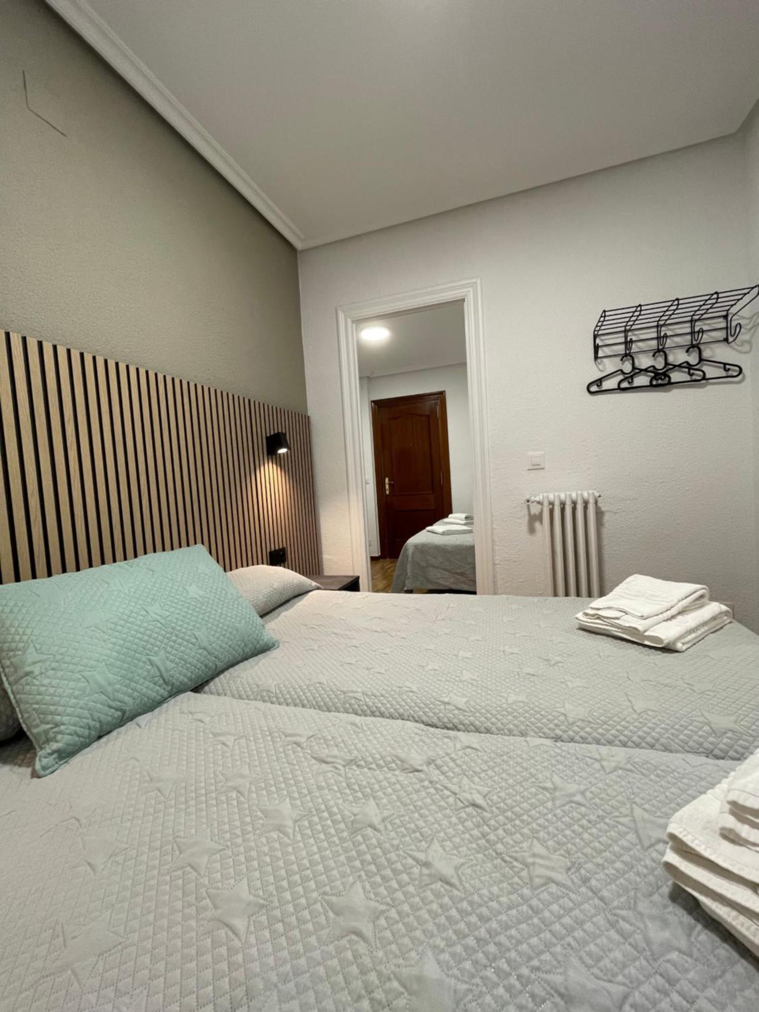 Pension La Encina Santo Domingo De La Calzada Exteriör bild